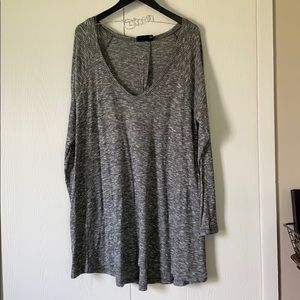 Long sleeve grey top
